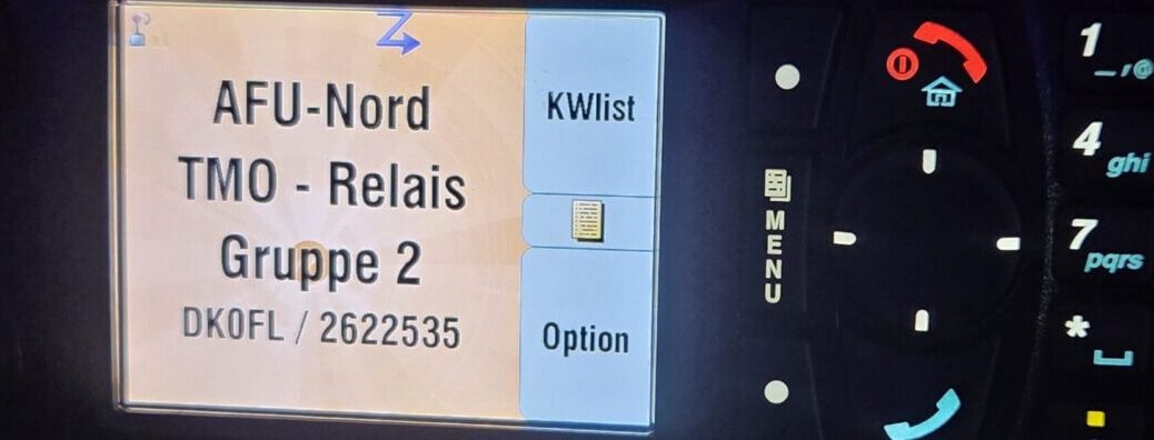 Motorola TETRA-Mobilgerät in der Station der Flensburger Funkamateure DARC e.V. M03